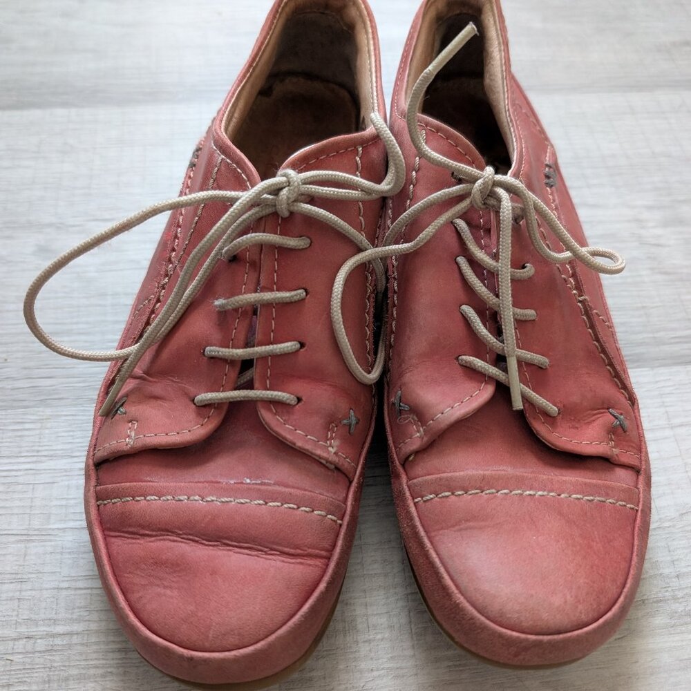 Moshulu women's 39 leather shoes